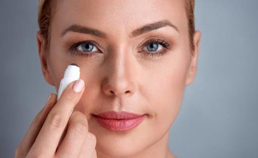 八種緩解黑眼圈的方法 令眼部呈現水潤緊致狀態