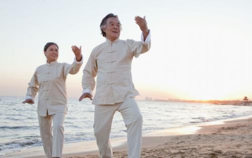 太極拳的運(yùn)動(dòng)養(yǎng)生好處多 有助于老人延年益壽