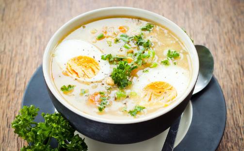 小偏方緩解感冒咽喉腫痛效果好 快來食療治感冒