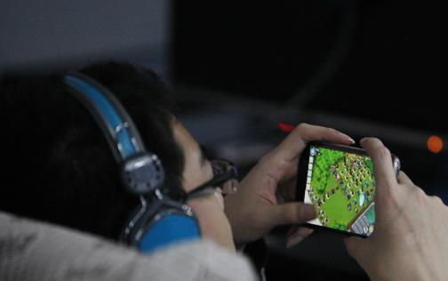 網癮防治擬入我國法律 網癮少年如何戒掉可怕的網癮