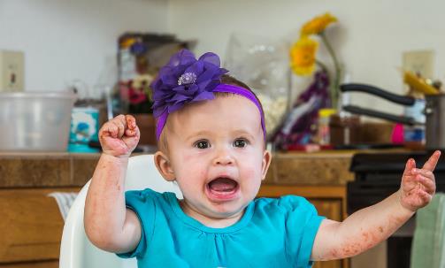 寶寶無緣無故總愛發(fā)脾氣 不同年齡段對癥下藥