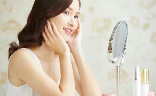 嫩膚養(yǎng)顏補(bǔ)氣通便的食物推薦