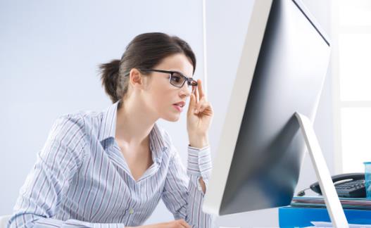 上班族用眼過(guò)度對(duì)肝臟造成傷害 養(yǎng)肝護(hù)肝三步曲