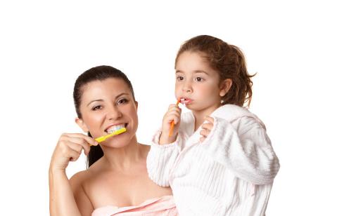 刷牙用最合適的牙膏量 使用牙膏的誤區你別踩 