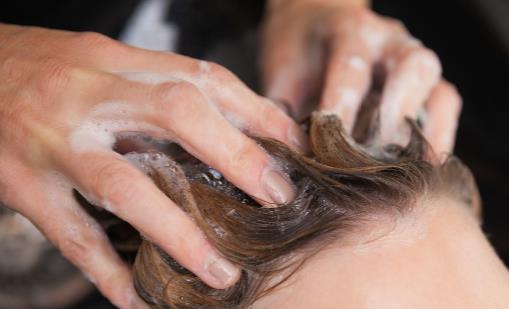 刷新 翻看 我 女人正確的洗頭步驟，