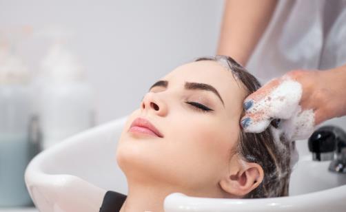 刷新 翻看 我 女人正確的洗頭步驟，