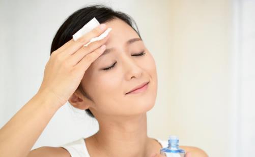 冬季皮膚易干燥保濕做起來 冬季要掌握正確護膚時間