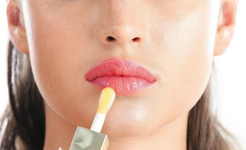 嘴唇干燥脫皮怎么辦 推薦幾個護(hù)理方法