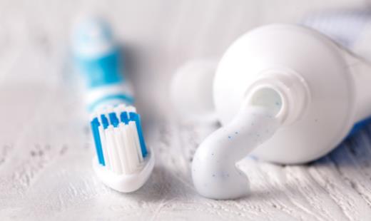牙膏的妙用有很多 牙膏在生活中的13個(gè)特別用途