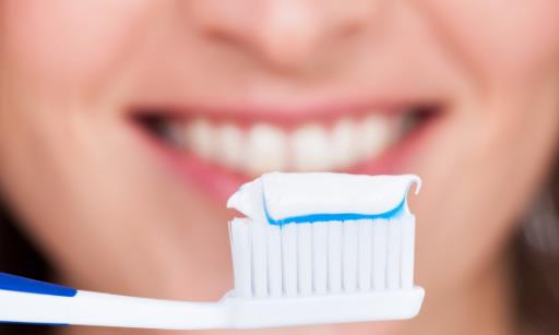 牙膏的妙用有很多 牙膏在生活中的13個(gè)特別用途