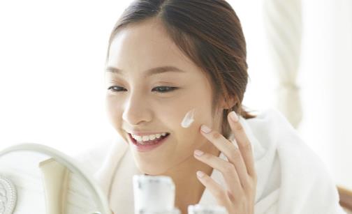 新手小白應(yīng)該如何護(hù)膚 要注意這三點