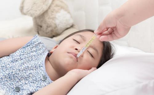 小孩嘔吐發燒吃什么 不妨多吃這三種食療方