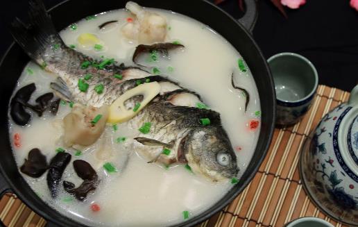 孕婦多喝魚湯好處多 孕期不妨多喝鯉魚湯和鰱魚湯