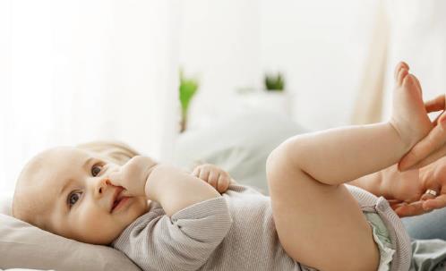 握拳拇指彎曲就是拇指內扣?