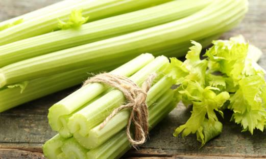 芹菜是減肥的圣品 芹菜的四種美味做法減肥還好吃