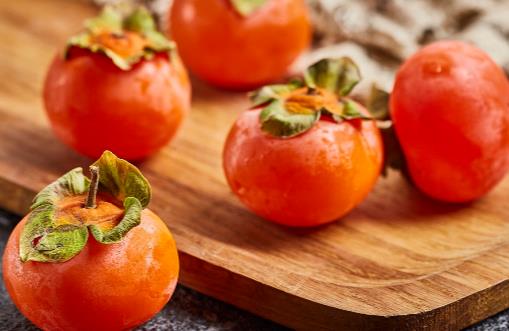 冬季吃柿子容易長結石嗎 成熟柿子可以放心隨便吃