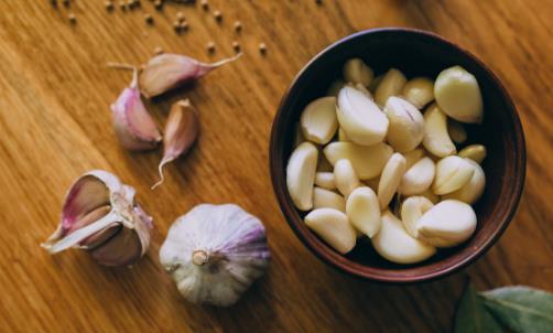 吃完香蕉別扔皮作用真的太多了 水果皮營養(yǎng)價值更高