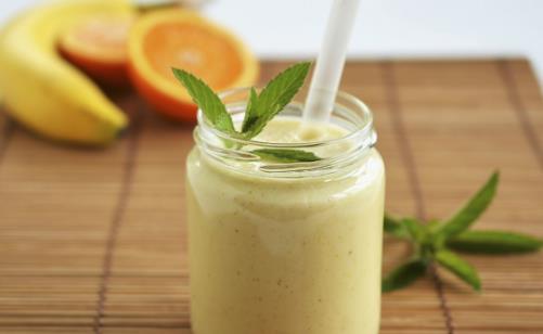 長期飲用果汁對身體并不好 喝果汁不如直接吃水果