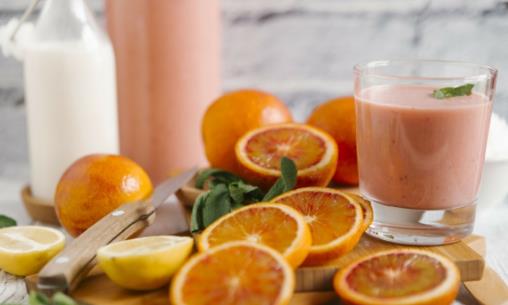 長期飲用果汁對身體并不好 喝果汁不如直接吃水果