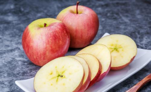 這樣吃蘋果，營養(yǎng)增加三成！但100%的人都吃錯了