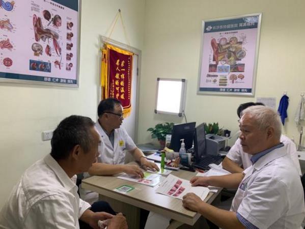 湖南中醫藥大學第一附屬醫院田道法教授把耳鼻喉當成一輩子的事業