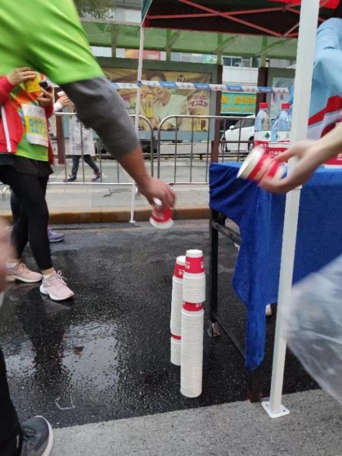 萬人跑過的42公里萬科“莞馬”，環衛工清潔只花了10分鐘？