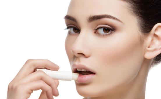 冬季嘴唇容易干裂 日常護唇要點還你嘟嘟嫩唇