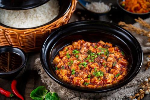 辛香匯餐飲集團旗下快餐品牌辛香匯Express“川味煲仔飯”登錄福州