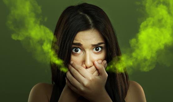 沒吃食物嘴里卻出現(xiàn)臭苦咸 嘴里有味道代表你的身體有問題