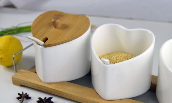 味精和雞精到底有什么區別 教你一招讓你在購買時不再糾結