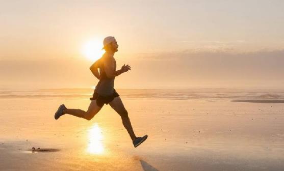 只要記住以下這八點 跑步不但不傷膝還能壯膝