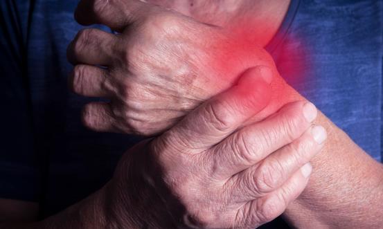 類風濕關節炎日常護理法 鍛煉常做關節拉伸運動