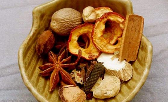 男性最需要去做的就是養(yǎng)肝 選對(duì)正確的具有護(hù)肝功效的食物