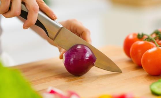常吃洋蔥的五大功效 切洋蔥不辣眼睛小妙招