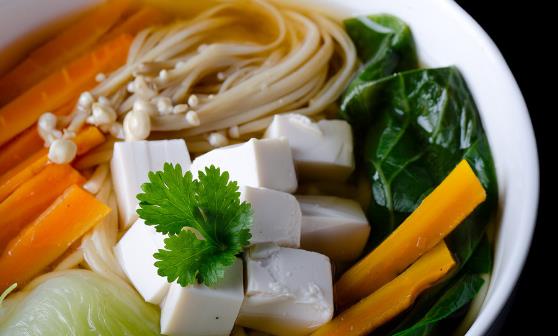 金針菇被稱為“智力菇”,為什么胃消化不了金針菇?1種人少吃