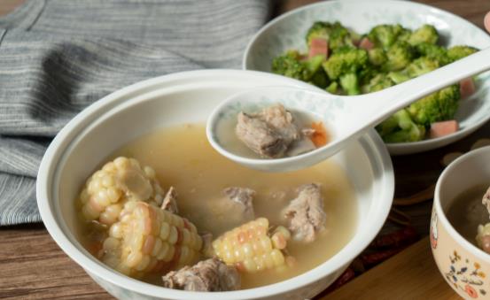 骨質(zhì)疏松的認(rèn)知誤區(qū)你中了沒 骨質(zhì)疏松的飲食保健