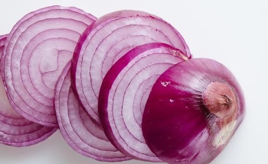 洋蔥汁的功效與作用 洋蔥的營養新吃法