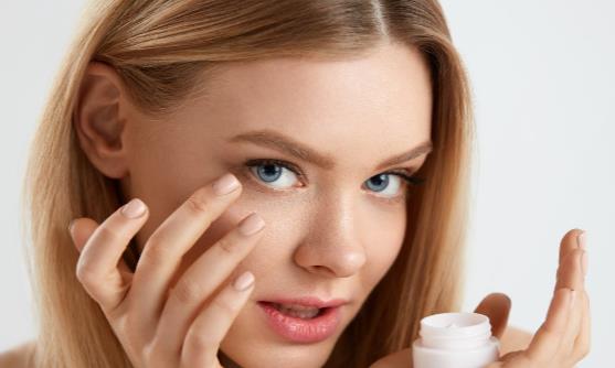 臉上水腫就顯胖 教你消腫更顯瘦