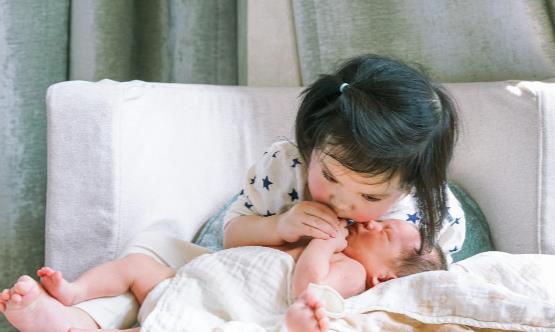 二孩之間矛盾大應不應該分開養 生活中堅持抓大放小的原則