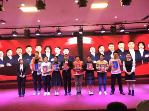 【初心不忘，續(xù)夢前行】鄭州京美醫(yī)院2020新年團拜會隆重舉行！