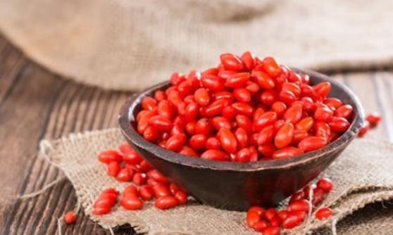 每天吃枸杞的好處 保護(hù)心臟幫助減輕體重