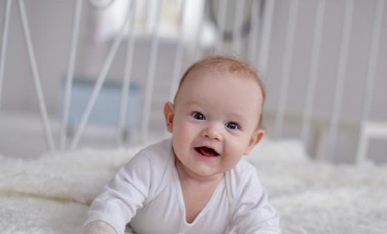 教你判斷你家寶寶有沒有安全感 喜歡咬手指或因沒有安全感