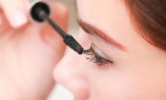 睫毛膏的使用技巧 預防脫落的睫毛膏涂抹法