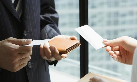 一張名片讓你打開職場人脈 關于名片你要了解的知識