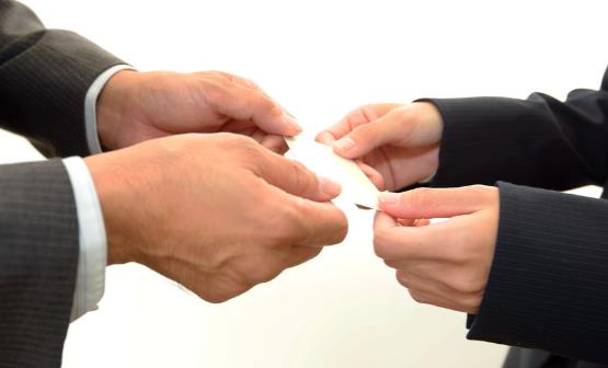 一張名片讓你打開職場人脈 關于名片你要了解的知識