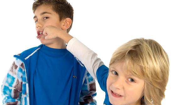 孩子們為什么會打人 做好這幾點秒治愛打人的孩子