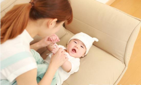 嬰兒奶胖到底好不好 寶寶奶胖與肥胖的區別