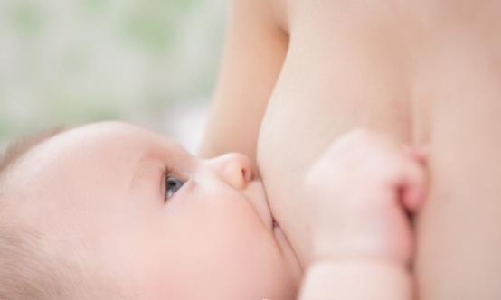母乳喂養(yǎng)到幾歲才最好？至少喂到1歲以后