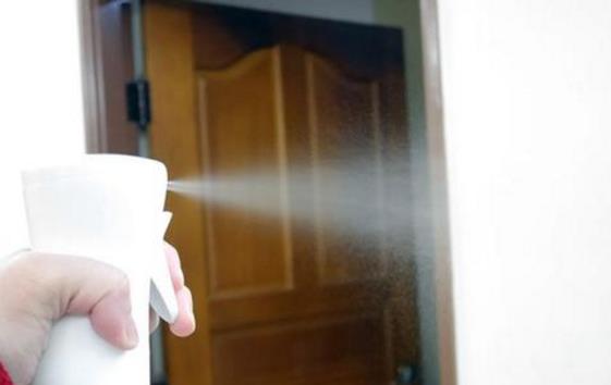 從外面回家后怎么消毒?外套鞋子等使用75%酒精噴灑表面