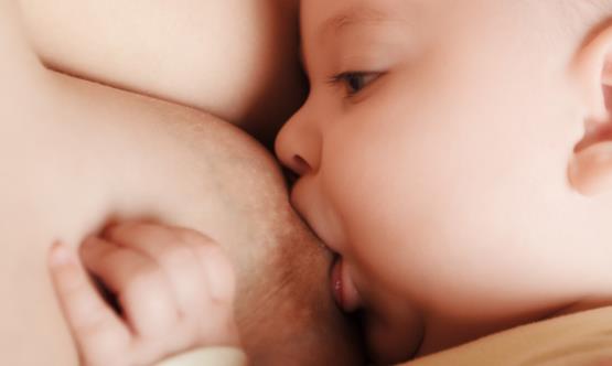 胸部越大乳汁越多？這是真的嗎